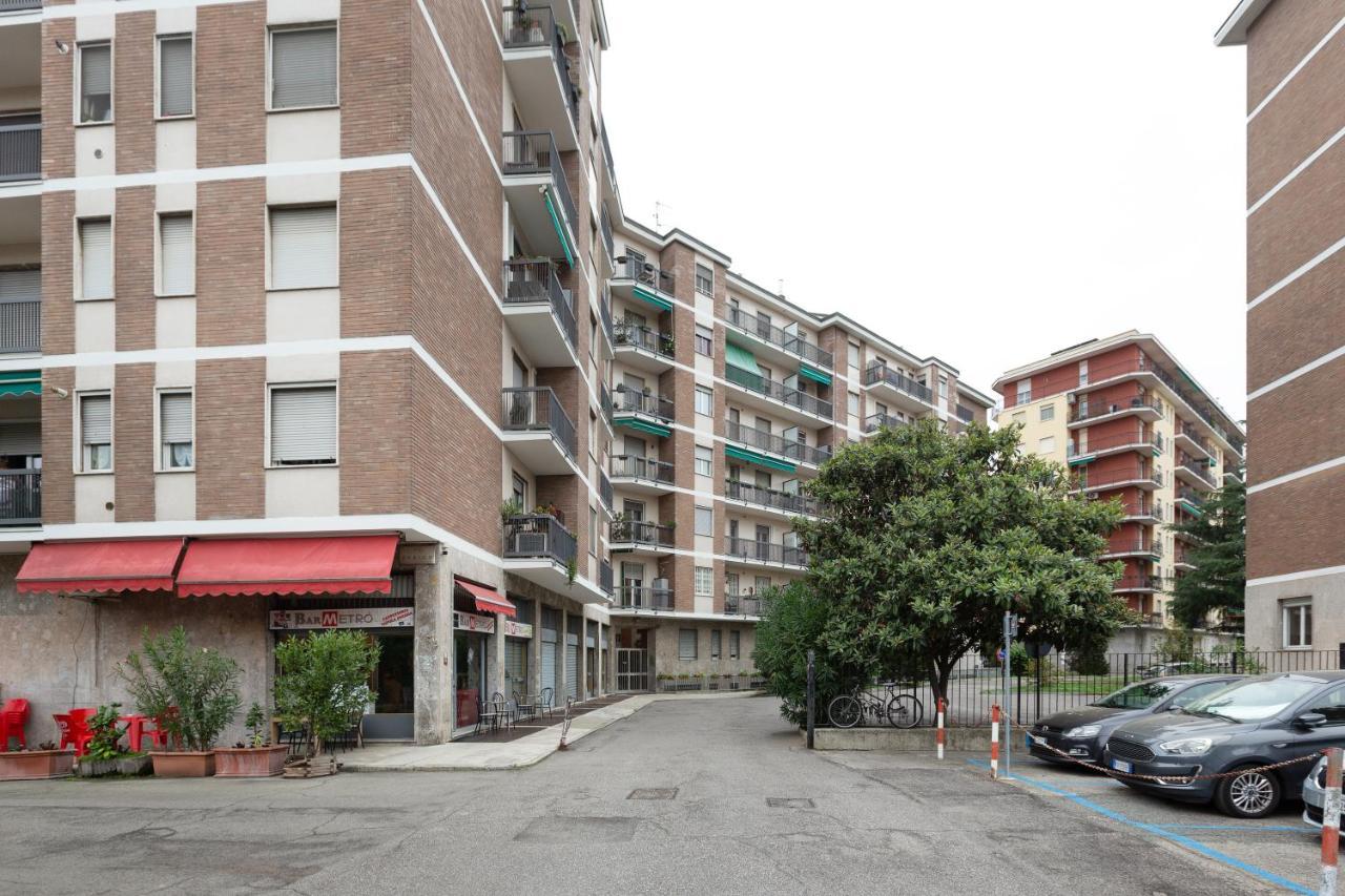 Apartment With Balcony -Bisceglie Red Line Subway Mailand Exterior foto